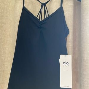 NWT Alo Yoga top size small.